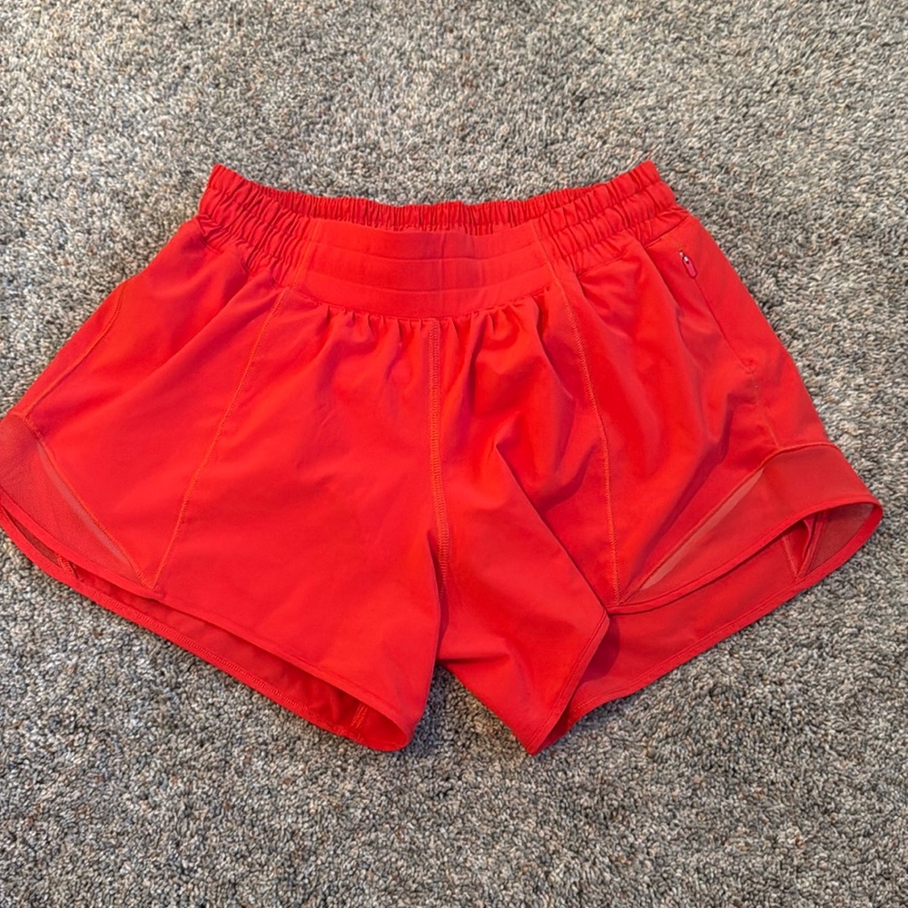Lululemon LR hotty hot shorts